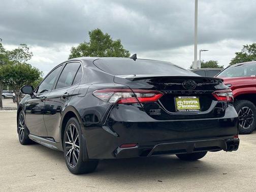 Midnight Black Metallic 2023 Toyota Camry SE