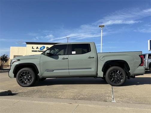 2025 Toyota Tundra Hybrid Platinum