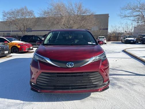 2025 Toyota Sienna XLE