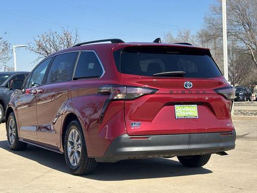 2025 Toyota Sienna XLE