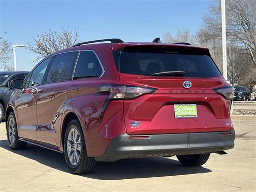 2025 Toyota Sienna XLE