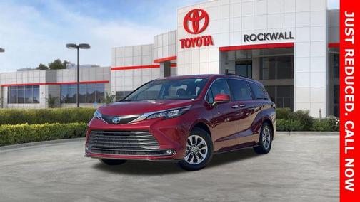 2025 Toyota Sienna XLE