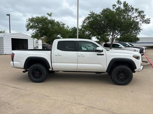 2017 Toyota Tacoma Base