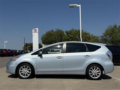 2013 Toyota Prius v Five
