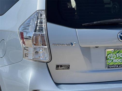 2013 Toyota Prius v Five