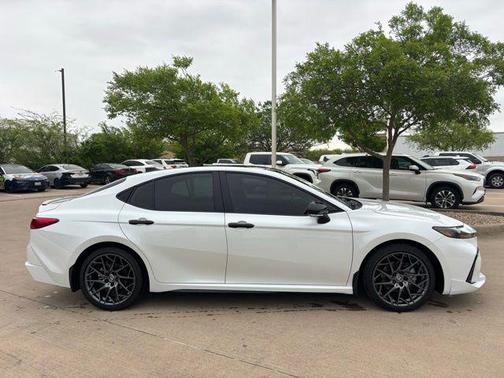 Wind Chill Pearl 2026 Toyota Camry XSE