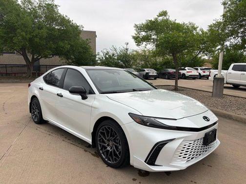 Wind Chill Pearl 2026 Toyota Camry XSE