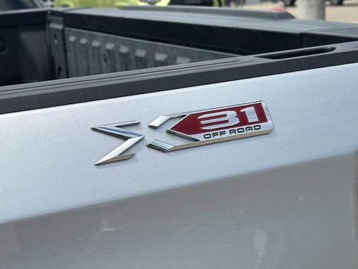Quicksilver Metallic 2022 GMC Sierra 1500 SLT