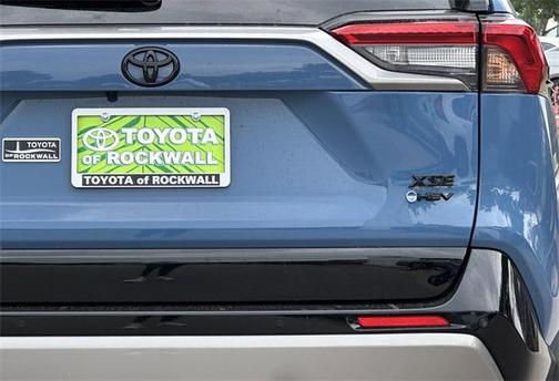 2025 Toyota RAV4 Hybrid SE