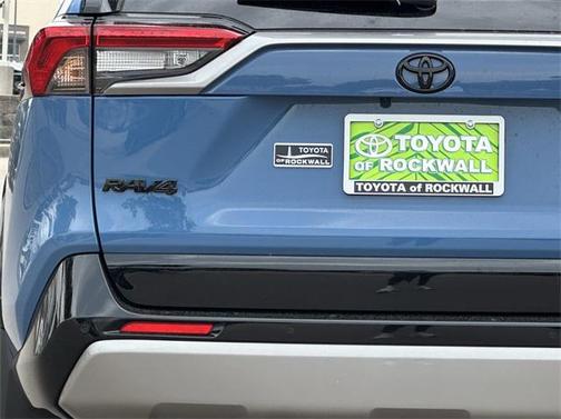 2025 Toyota RAV4 Hybrid SE