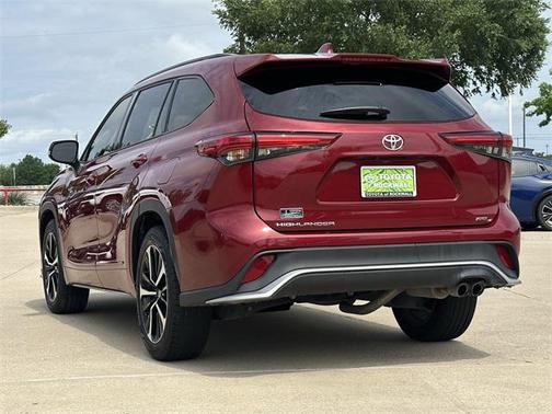 2022 Toyota Highlander XSE