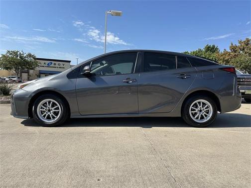 2020 Toyota Prius LE