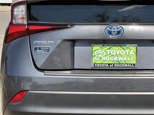 2020 Toyota Prius LE