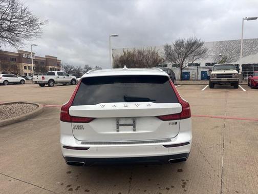 2021 Volvo V60 Cross Country T5