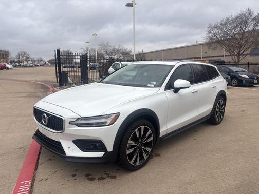 2021 Volvo V60 Cross Country T5
