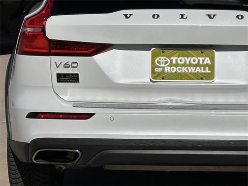 2021 Volvo V60 Cross Country T5