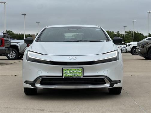 2025 Toyota Prius L