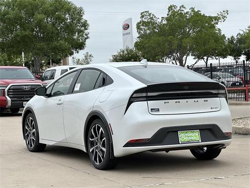 2025 Toyota Prius L