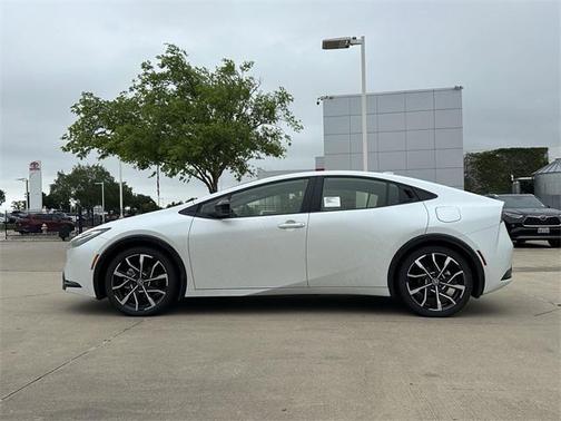2025 Toyota Prius L