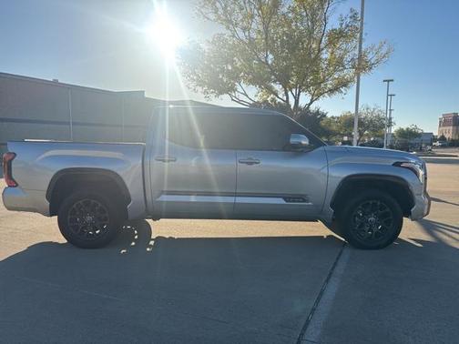 2023 Toyota Tundra Platinum