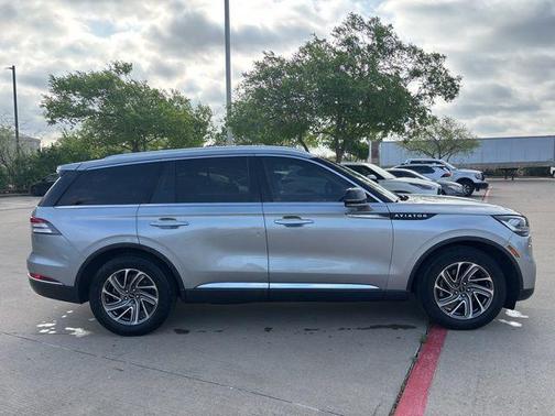 Silver Radiance Metallic Clearcoat 2023 Lincoln Aviator Standard