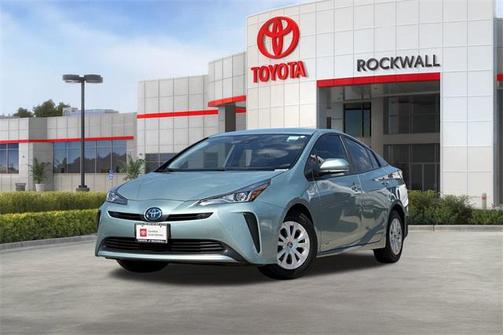 2022 Toyota Prius LE