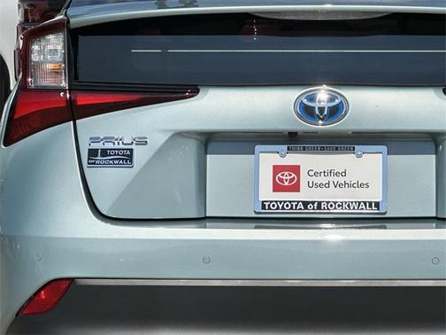 2022 Toyota Prius LE