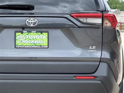 2022 Toyota RAV4 LE