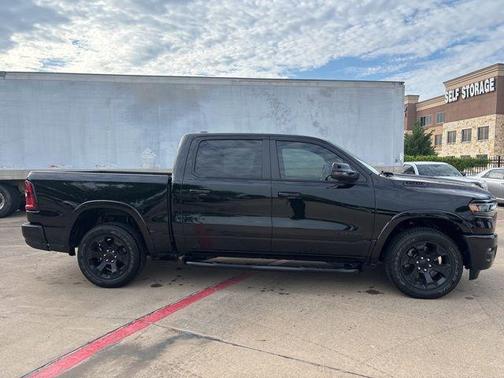 Diamond Black Crystal Pearlcoat 2025 RAM 1500 Big Horn/Lone Star