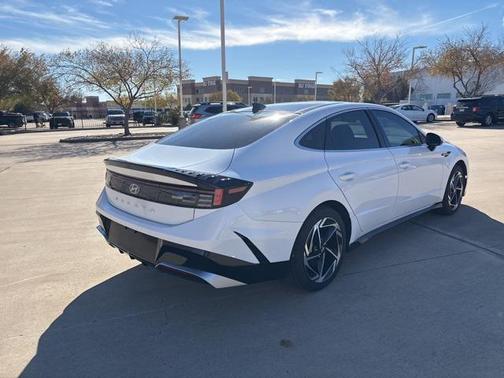 2025 Hyundai SONATA SEL