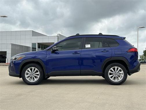 2025 Toyota Corolla Cross LE