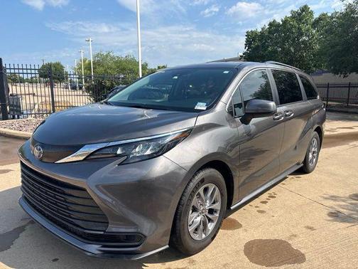 Predawn Gray Mica 2024 Toyota Sienna LE