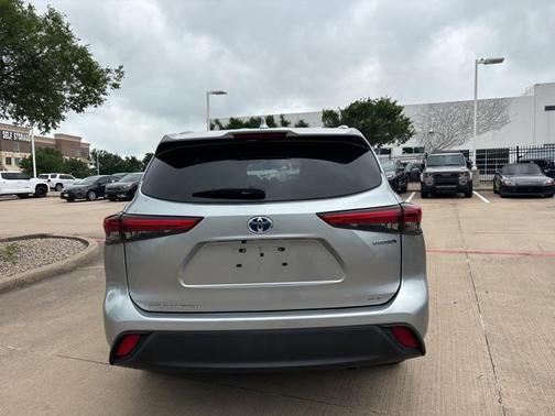 2023 Toyota Highlander Hybrid XLE