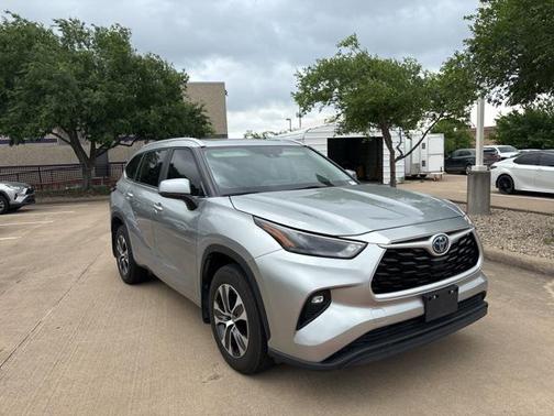 2023 Toyota Highlander Hybrid XLE