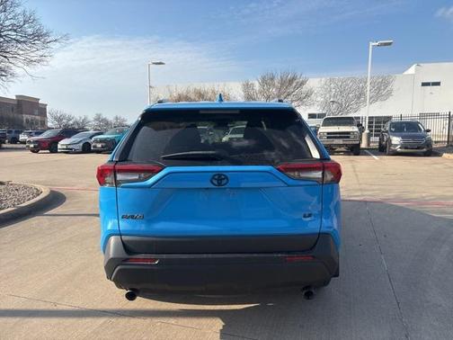 2021 Toyota RAV4 LE