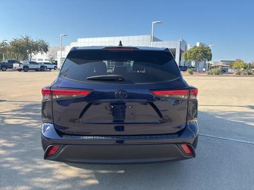 2022 Toyota Highlander L