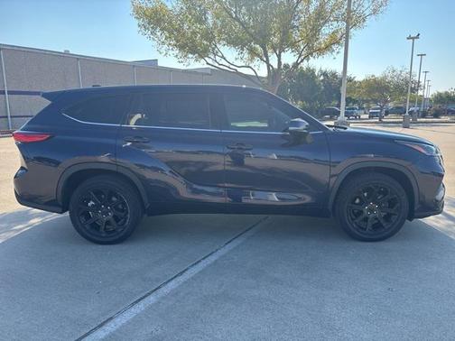 2022 Toyota Highlander L