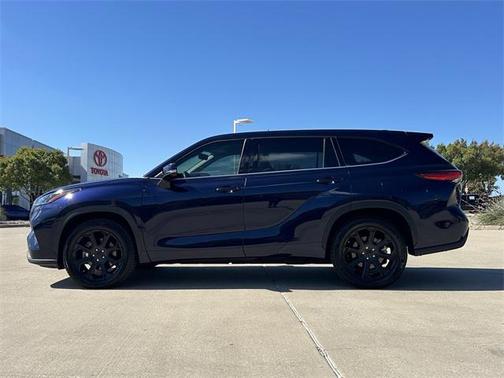 2022 Toyota Highlander L