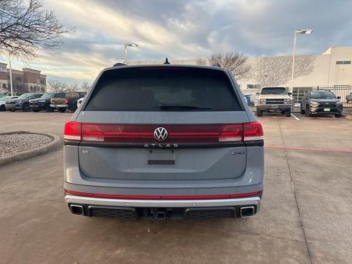 2024 Volkswagen Atlas 2.0T SE w/Technology 4MOTION