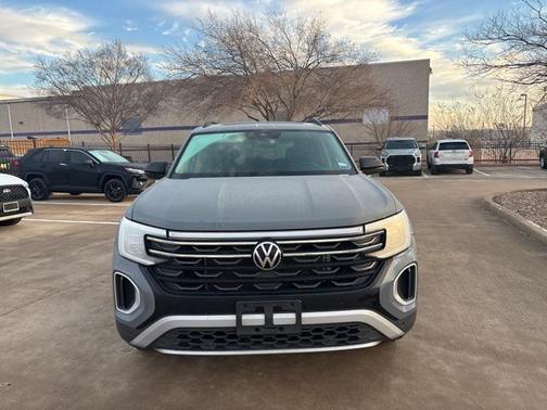 2024 Volkswagen Atlas 2.0T SE w/Technology 4MOTION