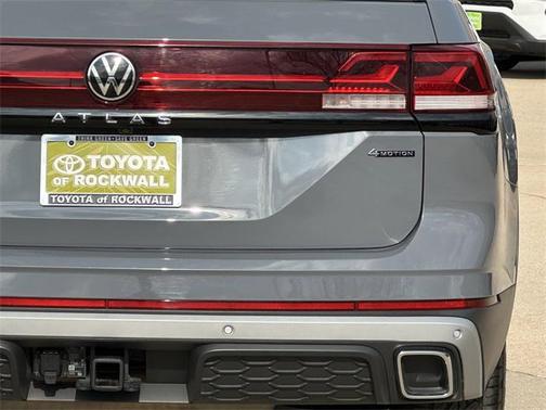 2024 Volkswagen Atlas 2.0T SE w/Technology 4MOTION