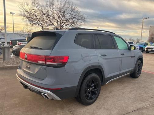 2024 Volkswagen Atlas 2.0T SE w/Technology 4MOTION