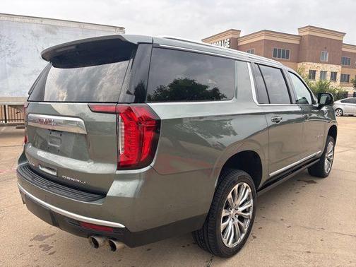 Frosted Pine Metallic 2023 GMC Yukon XL Denali