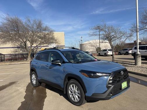 2026 Toyota Corolla Cross LE