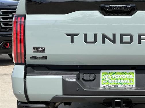 2025 Toyota Tundra Hybrid Platinum