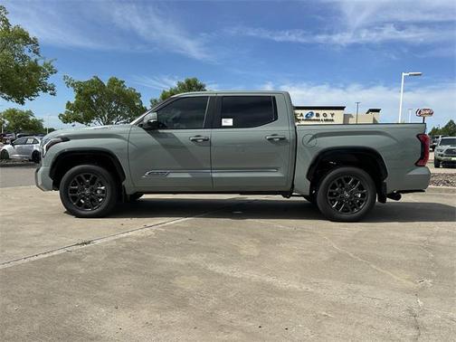 2025 Toyota Tundra Hybrid Platinum