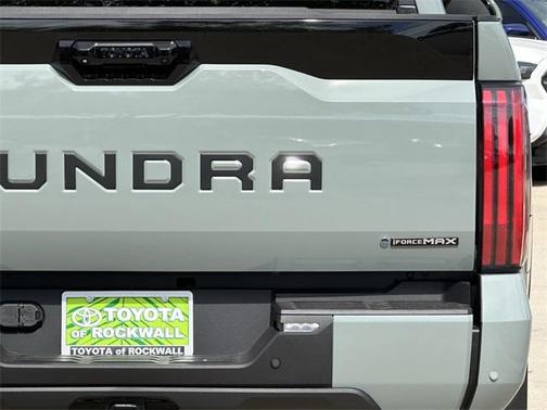2025 Toyota Tundra Hybrid Platinum