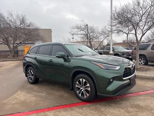2023 Toyota Highlander XLE