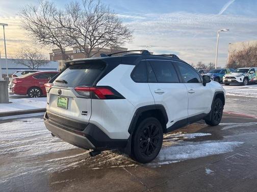 2025 Toyota RAV4 Hybrid SE