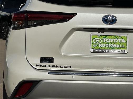 2021 Toyota Highlander Hybrid Platinum